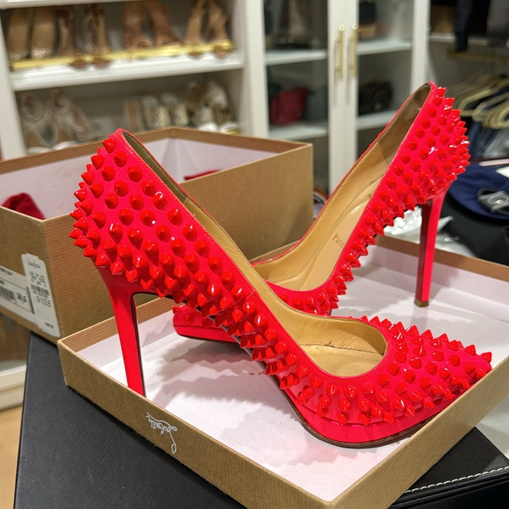 Used Christian louboutin 120